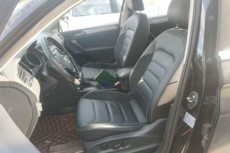 Used Volkswagen Tiguan L 2017 380TSI Automatic All-Wheel-Drive Luxury Edition Left Front Seat