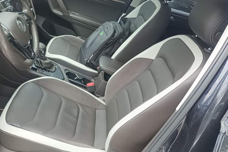 Used Volkswagen Tiguan L 2017 330TSI Automatic Two-Wheel Drive Luxury Edition Left Front Seat