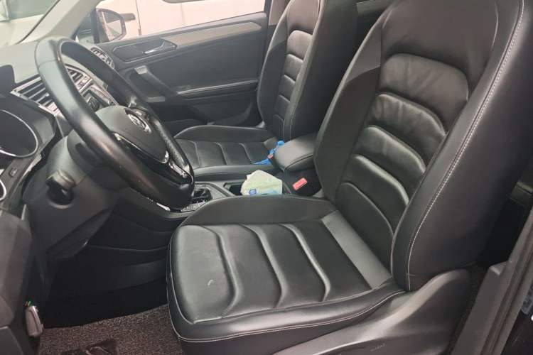 Used Volkswagen Tiguan L 2017 380TSI Automatic All-Wheel-Drive Luxury Edition Left Front Seat