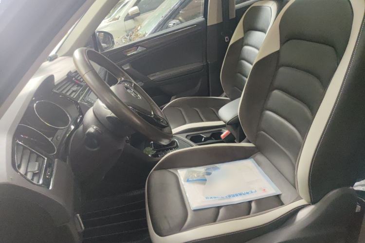 Used Volkswagen Tiguan L 2017 380TSI Automatic All-Wheel-Drive Luxury Edition Left Front Seat