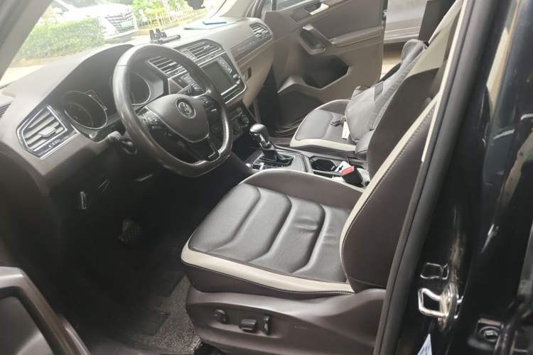 Used Volkswagen Tiguan L 2017 330TSI Automatic Two-Wheel Drive Luxury Edition Left Front Seat