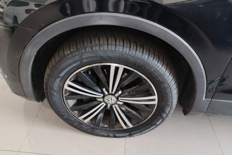 Used Volkswagen Tiguan L 2017 330TSI Automatic Two-Wheel Drive Flagship Edition Left Front Wheel Hub