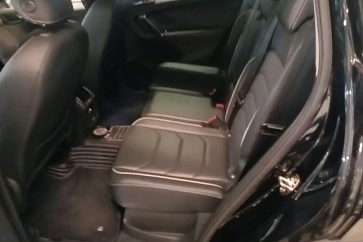 Used Volkswagen Tiguan L 2017 330TSI Automatic Two-Wheel Drive Flagship Edition Left Rear Seat