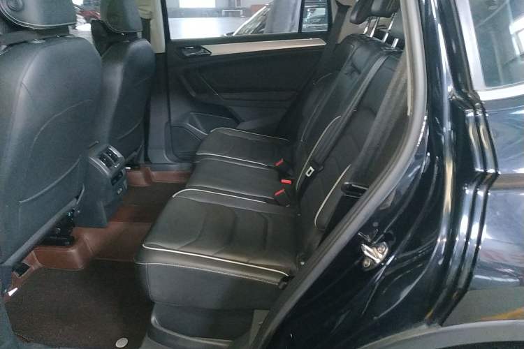 Used Volkswagen Tiguan L 2017 330TSI Automatic Two-Wheel Drive Flagship Edition Left Rear Seat