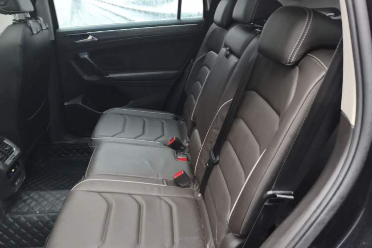 Used Volkswagen Tiguan L 2017 330TSI Automatic Two-Wheel Drive Flagship Edition Left Rear Seat