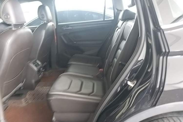 Used Volkswagen Tiguan L 2017 330TSI Automatic Two-Wheel Drive Flagship Edition Left Rear Seat