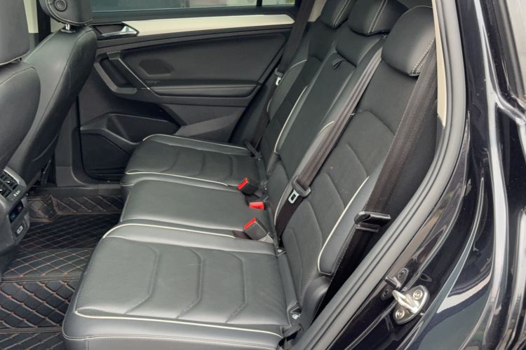Used Volkswagen Tiguan L 2017 330TSI Automatic Two-Wheel Drive Flagship Edition Left Rear Seat