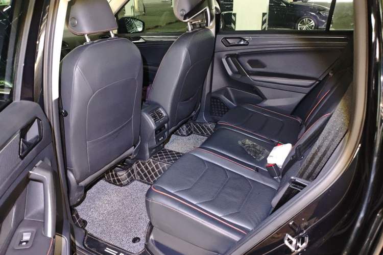 Used Volkswagen Tiguan L 2017 380TSI Automatic All-Wheel-Drive Flagship Edition Left Rear Seat