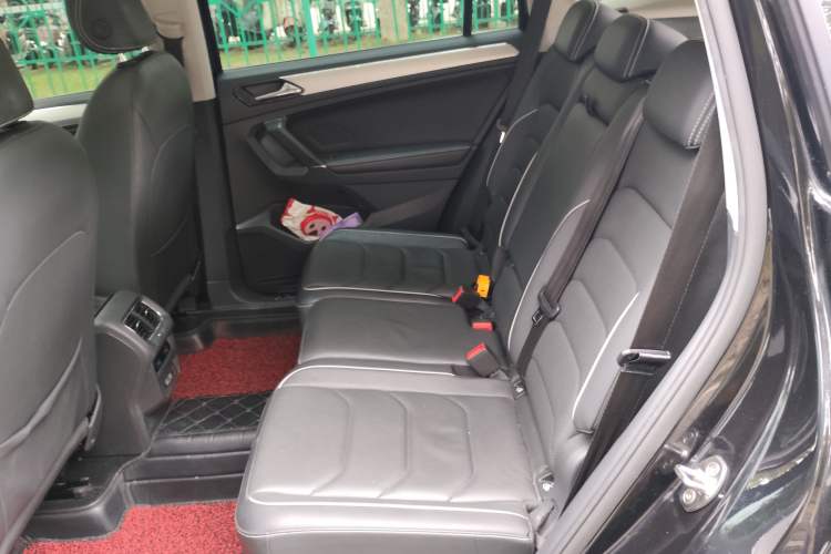 Used Volkswagen Tiguan L 2017 330TSI Automatic Two-Wheel Drive Flagship Edition Left Rear Seat