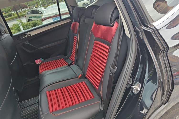 Used Volkswagen Tiguan L 2017 330TSI Automatic Two-Wheel Drive Flagship Edition Left Rear Seat