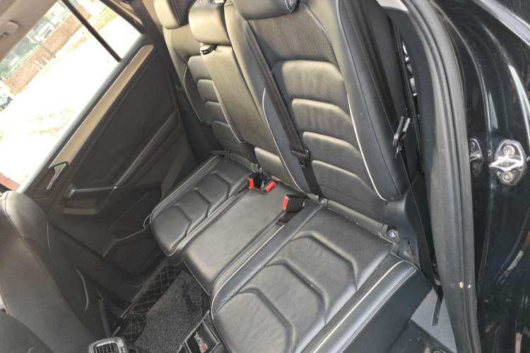 Used Volkswagen Tiguan L 2017 330TSI Automatic Two-Wheel Drive Flagship Edition Left Rear Seat