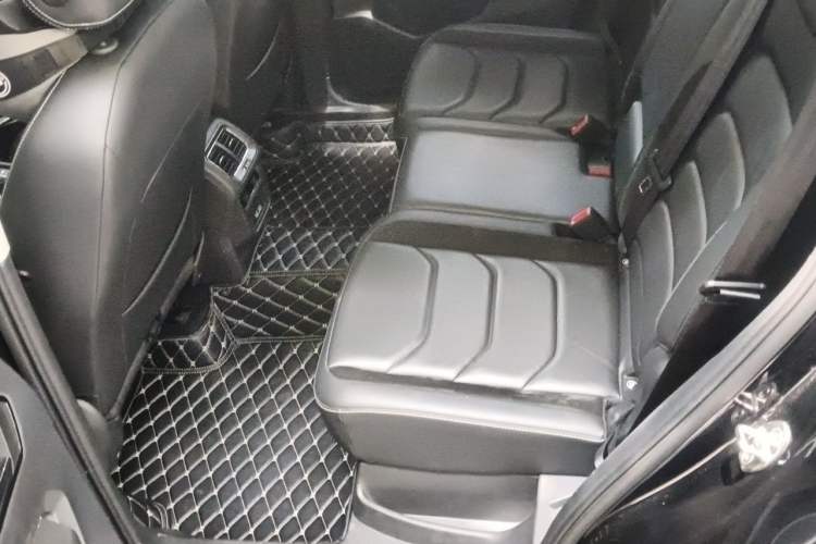 Used Volkswagen Tiguan L 2017 330TSI Automatic Two-Wheel Drive Luxury Edition Left Rear Seat