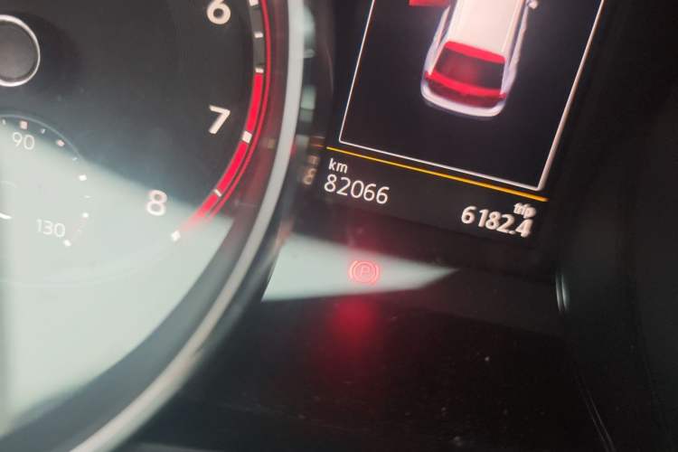 Used Volkswagen Tiguan L 2017 380TSI Automatic All-Wheel-Drive Luxury Edition Odometer Close Up