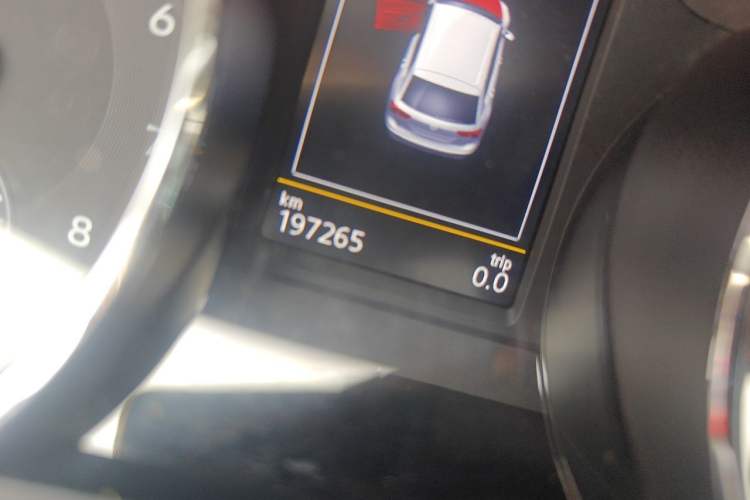 Used Volkswagen Tiguan L 2017 380TSI Automatic All-Wheel-Drive Luxury Edition Odometer Close Up