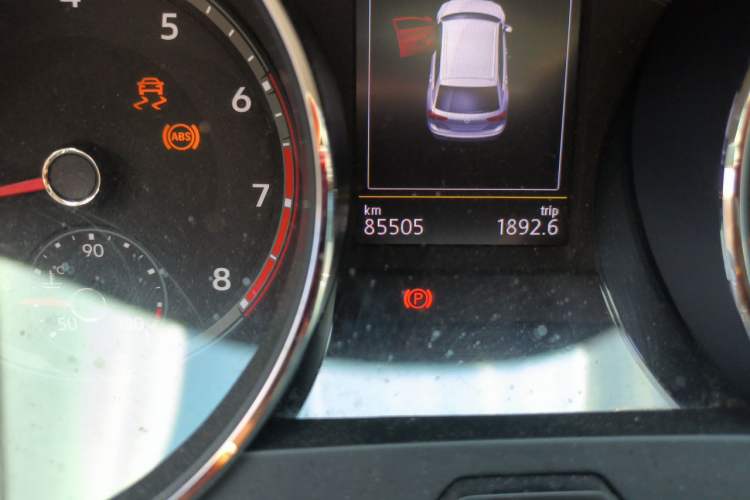 Used Volkswagen Tiguan L 2017 330TSI Automatic Two-Wheel Drive Luxury Edition Odometer Close Up