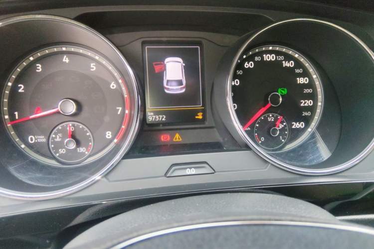 Used Volkswagen Tiguan L 2017 330TSI Automatic Two-Wheel Drive Luxury Edition Odometer Close Up