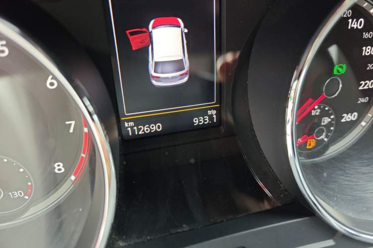 Used Volkswagen Tiguan L 2017 330TSI Automatic Two-Wheel Drive Comfort Edition Odometer Close Up