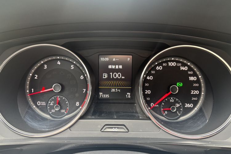 Used Volkswagen Tiguan L 2017 380TSI Automatic All-Wheel-Drive Luxury Edition Odometer Close Up