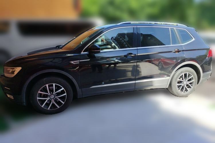 Used Volkswagen Tiguan L 2017 330TSI Automatic Two-Wheel Drive Luxury Edition Guazi used car, China used car export, Used car for sale, Used cars, Cheapest cars for sale