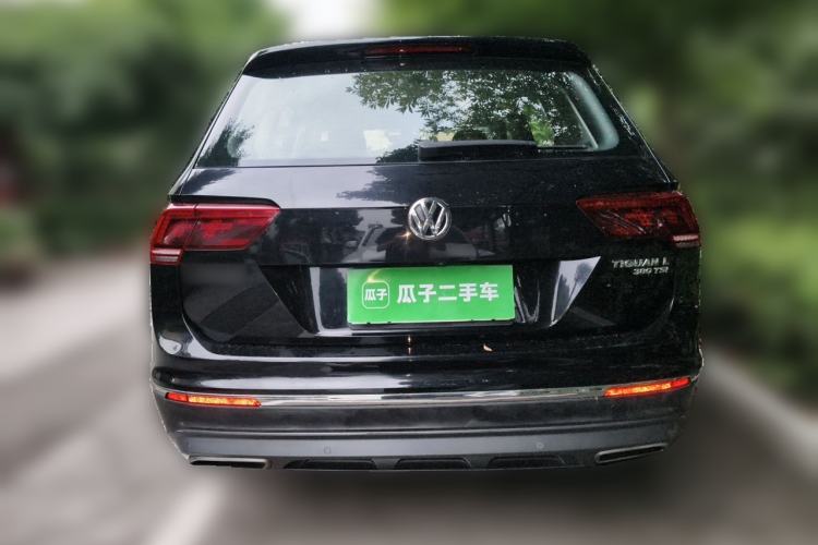 Used Volkswagen Tiguan L 2017 380TSI Automatic All-Wheel-Drive Luxury Edition Rear