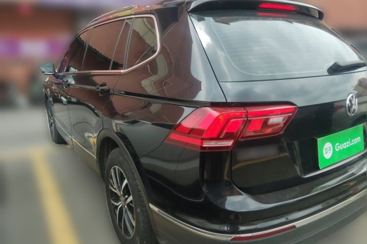Used Volkswagen Tiguan L 2017 330TSI Automatic Two-Wheel Drive Luxury Edition Rear Left 45 Deg