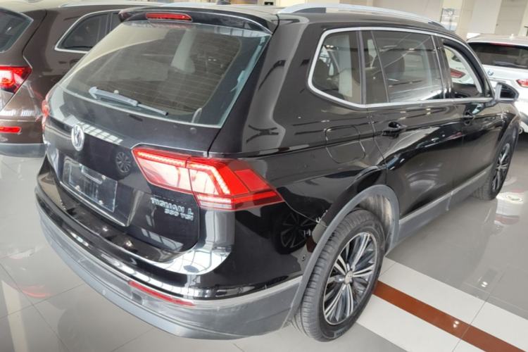 Used Volkswagen Tiguan L 2017 330TSI Automatic Two-Wheel Drive Flagship Edition Rear Right 45 Deg