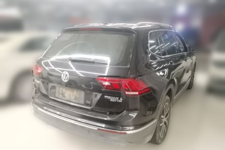 Used Volkswagen Tiguan L 2017 330TSI Automatic Two-Wheel Drive Luxury Edition Rear Right 45 Deg