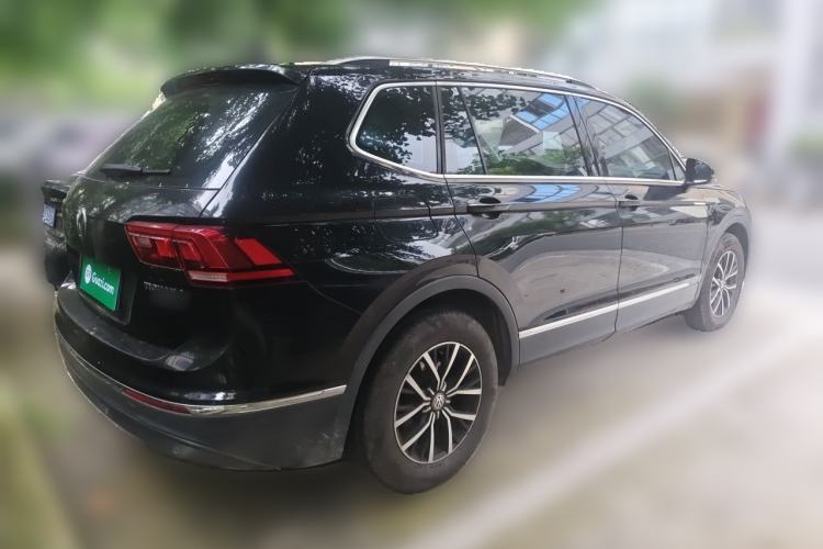 Used Volkswagen Tiguan L 2017 330TSI Automatic Two-Wheel Drive Luxury Edition Rear Right 45 Deg