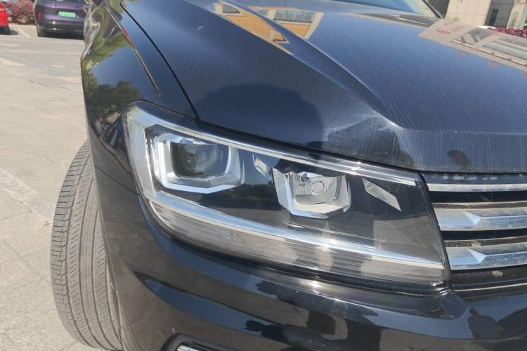 Used Volkswagen Tiguan L 2017 330TSI Automatic Two-Wheel Drive Luxury Edition Right Front Headlight
