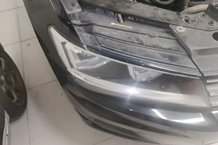 Used Volkswagen Tiguan L 2017 330TSI Automatic Two-Wheel Drive Luxury Edition Right Front Headlight