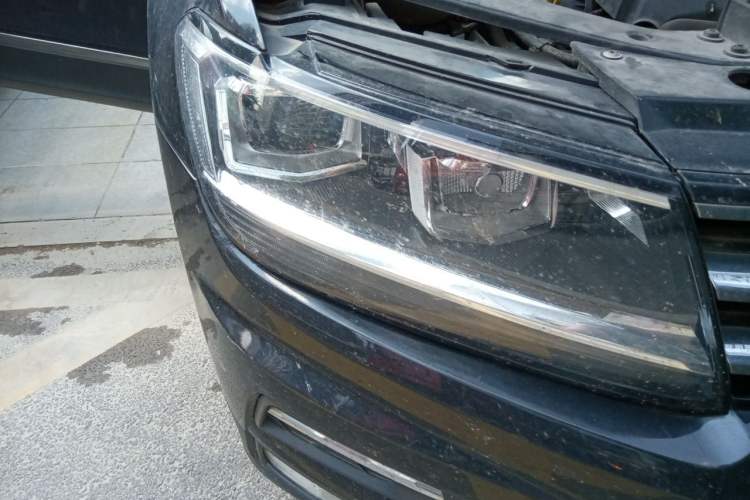Used Volkswagen Tiguan L 2017 330TSI Automatic Two-Wheel Drive Luxury Edition Right Front Headlight
