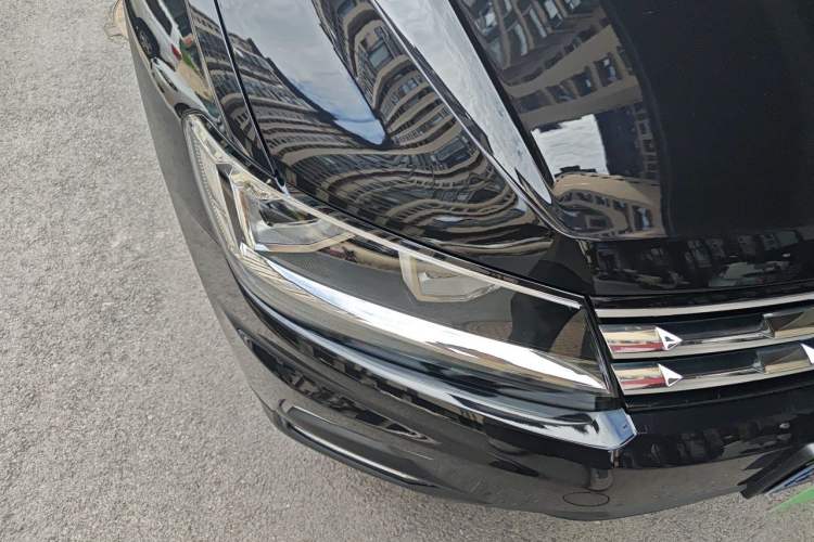 Used Volkswagen Tiguan L 2017 330TSI Automatic Two-Wheel Drive Luxury Edition Right Front Headlight