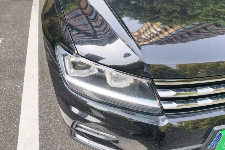 Used Volkswagen Tiguan L 2017 330TSI Automatic Two-Wheel Drive Luxury Edition Right Front Headlight