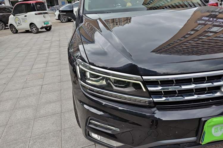 Used Volkswagen Tiguan L 2017 330TSI Automatic Two-Wheel Drive Flagship Edition Right Front Headlight