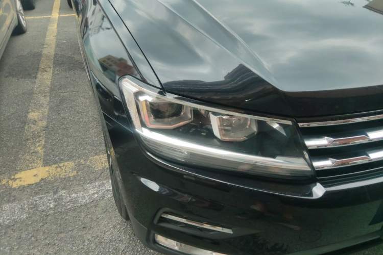 Used Volkswagen Tiguan L 2017 330TSI Automatic Two-Wheel Drive Luxury Edition Right Front Headlight