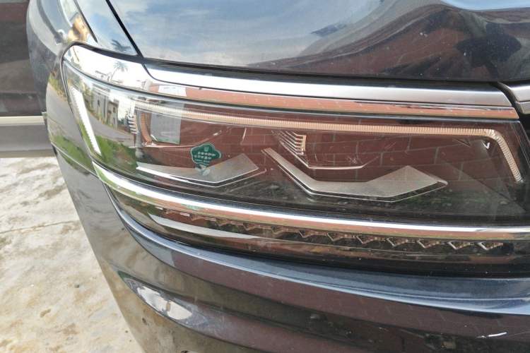 Used Volkswagen Tiguan L 2017 330TSI Automatic Two-Wheel Drive Flagship Edition Right Front Headlight