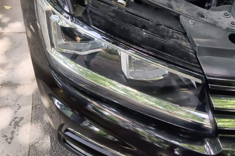 Used Volkswagen Tiguan L 2017 330TSI Automatic Two-Wheel Drive Luxury Edition Right Front Headlight