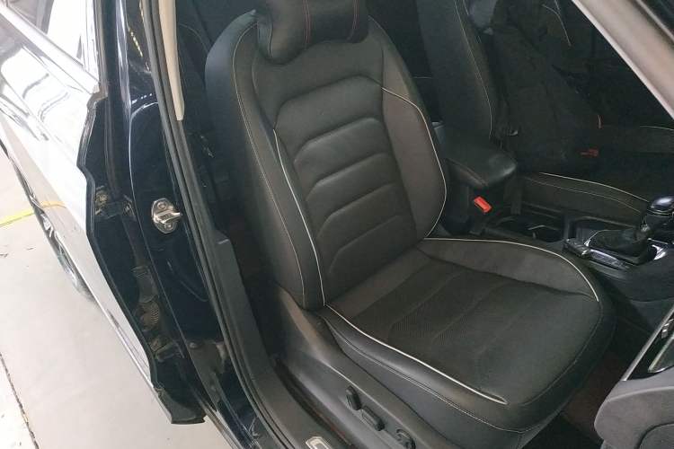 Used Volkswagen Tiguan L 2017 330TSI Automatic Two-Wheel Drive Flagship Edition Right Front Seat