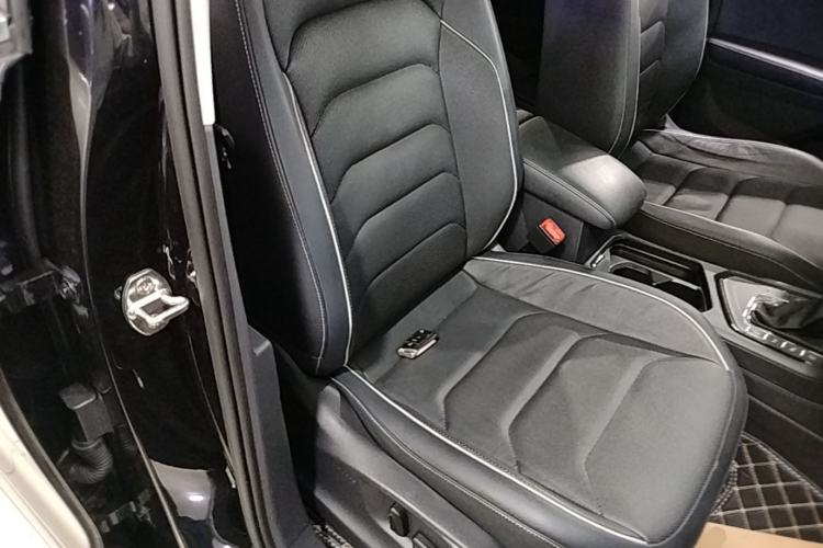 Used Volkswagen Tiguan L 2017 330TSI Automatic Two-Wheel Drive Flagship Edition Right Front Seat