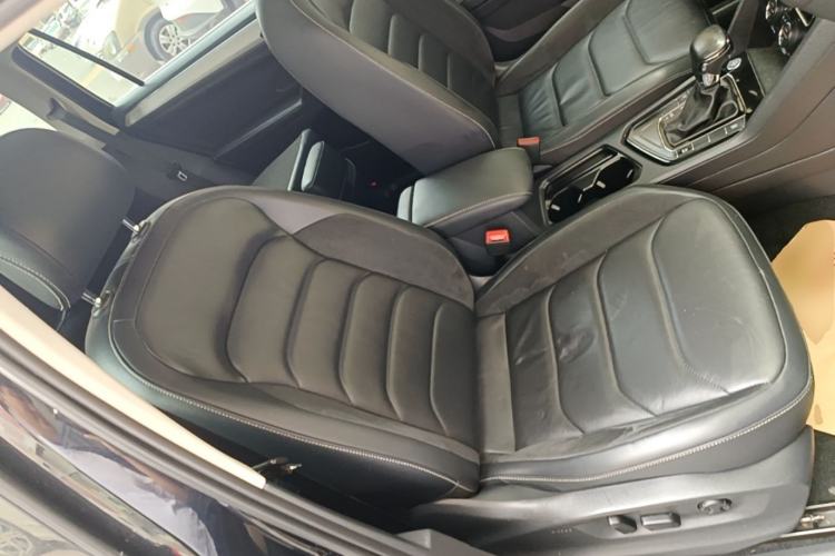 Used Volkswagen Tiguan L 2017 330TSI Automatic Two-Wheel Drive Luxury Edition Right Front Seat