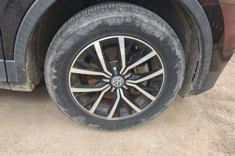 Used Volkswagen Tiguan L 2017 330TSI Automatic Two-Wheel Drive Luxury Edition Right Front Wheel Hub