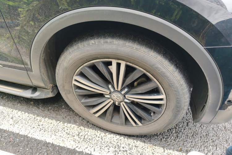 Used Volkswagen Tiguan L 2017 330TSI Automatic Two-Wheel Drive Flagship Edition Right Front Wheel Hub
