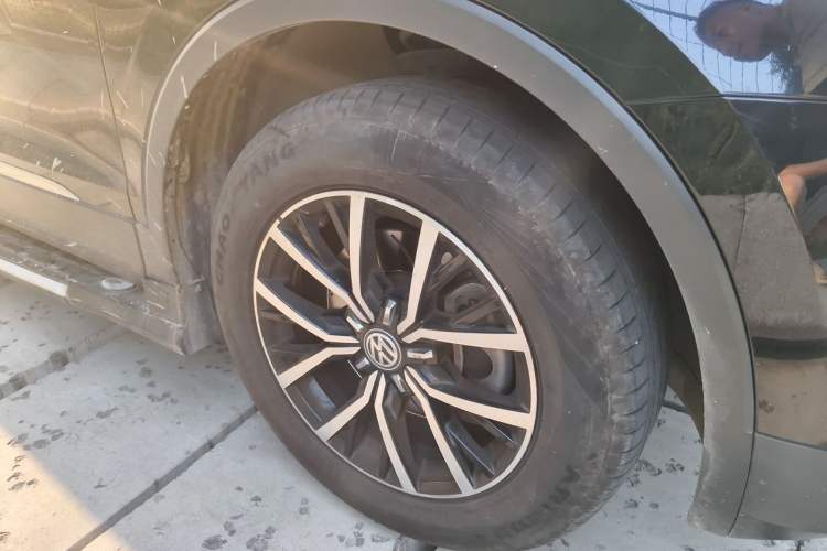 Used Volkswagen Tiguan L 2017 330TSI Automatic Two-Wheel Drive Luxury Edition Right Front Wheel Hub