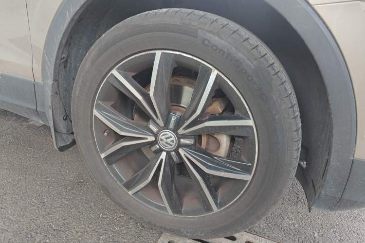 Used Volkswagen Tiguan L 2017 380TSI Automatic All-Wheel-Drive Flagship Edition Right Front Wheel Hub