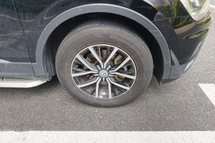 Used Volkswagen Tiguan L 2017 330TSI Automatic Two-Wheel Drive Luxury Edition Right Front Wheel Hub
