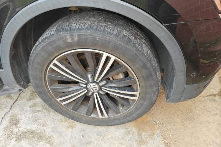 Used Volkswagen Tiguan L 2017 330TSI Automatic Two-Wheel Drive Flagship Edition Right Front Wheel Hub