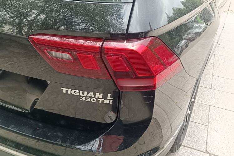 Used Volkswagen Tiguan L 2017 330TSI Automatic Two-Wheel Drive Luxury Edition Right Rear Taillight