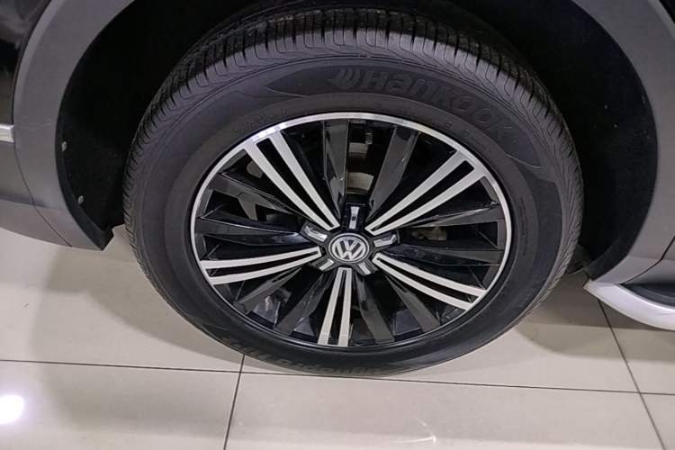 Used Volkswagen Tiguan L 2017 330TSI Automatic Two-Wheel Drive Flagship Edition Right Rear Wheel Hub
