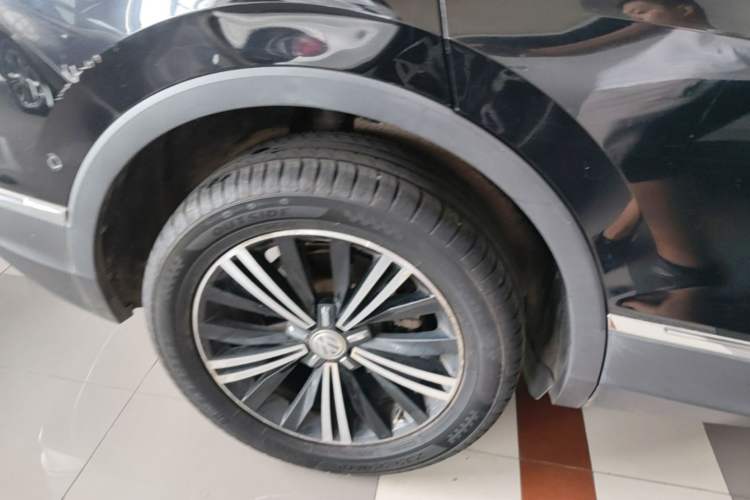 Used Volkswagen Tiguan L 2017 330TSI Automatic Two-Wheel Drive Flagship Edition Right Rear Wheel Hub
