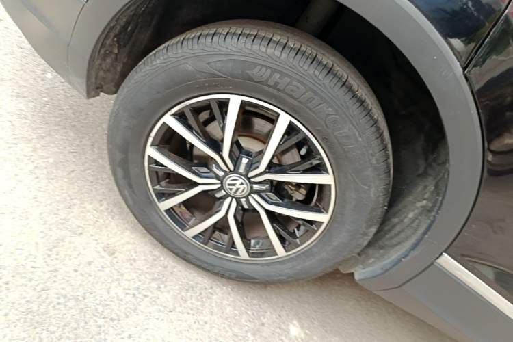 Used Volkswagen Tiguan L 2017 330TSI Automatic Two-Wheel Drive Luxury Edition Right Rear Wheel Hub